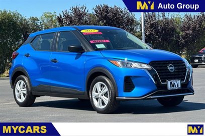 New 2025 Nissan Kicks Play S