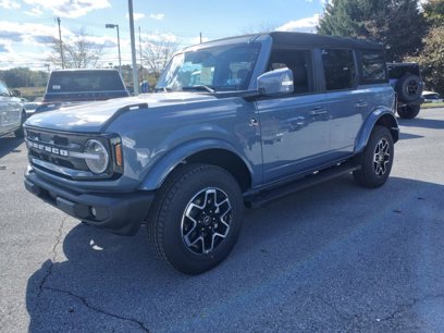 New 2024 Ford Bronco Outer Banks