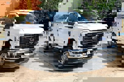 New 2025 Ford F250 XL w/ FX4 Off-Road Package