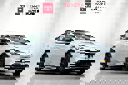 New 2025 Toyota Prius LE