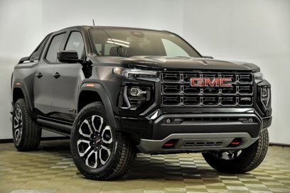 New 2025 GMC Canyon AT4 w/ Nightfall Edition