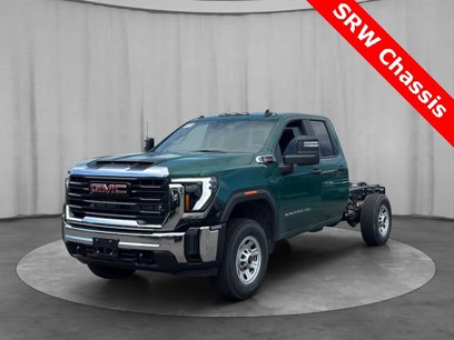 New 2025 GMC Sierra 3500 Pro w/ Convenience Package