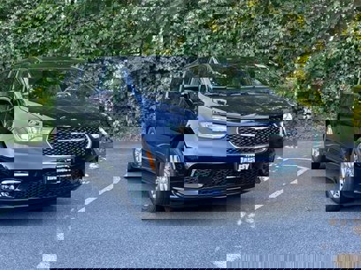 New 2026 Chrysler Pacifica Select