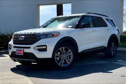 New 2024 Ford Explorer XLT w/ Equipment Group 202A