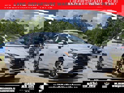 New 2025 Nissan Versa SV w/ Trunk Package