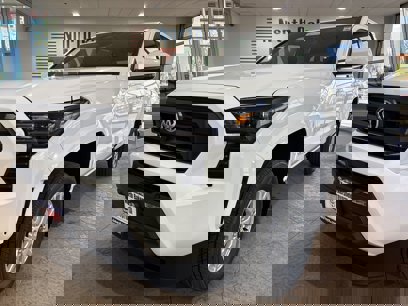 New 2025 Toyota Tacoma SR5