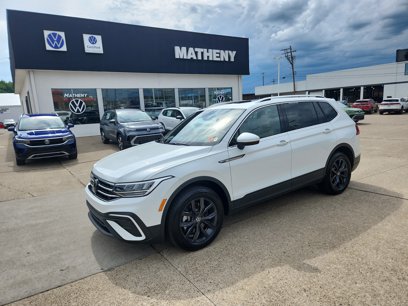 Used 2024 Volkswagen Tiguan SE w/ Panoramic Sunroof Package