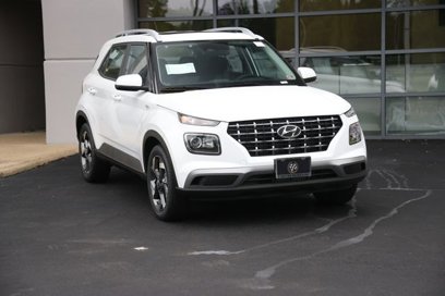 New 2025 Hyundai Venue SEL