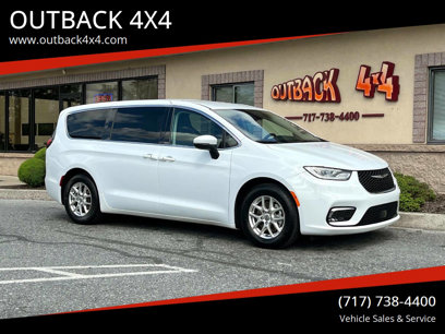 Used 2023 Chrysler Pacifica Touring-L