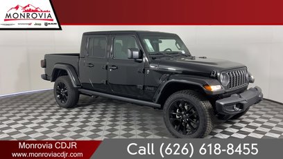 New 2025 Jeep Gladiator Sport