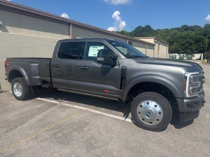 New 2025 Ford F450 Platinum w/ FX4 Off-Road Package