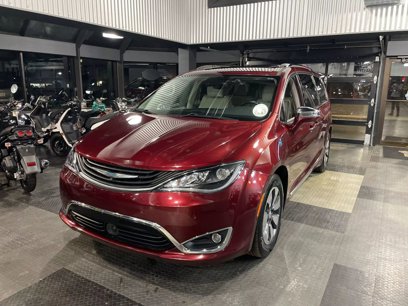 Used 2018 Chrysler Pacifica Limited w/ Advanced Safetytec Group