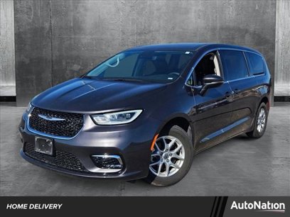 Used 2023 Chrysler Pacifica Touring-L