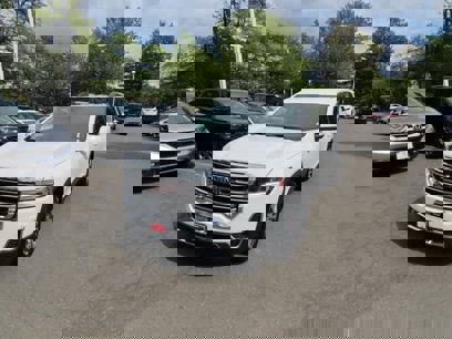 Used 2023 GMC Acadia SLT