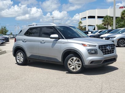 Used 2020 Hyundai Venue SEL w/ Convenience Package