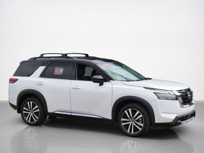 Used 2025 Nissan Pathfinder Platinum
