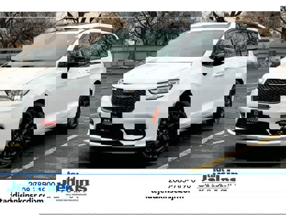 New 2025 Chrysler Pacifica Limited w/ Trailer Tow Group