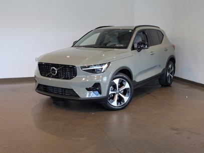 Used 2025 Volvo XC40 B5 Plus w/ Protection Package Premier
