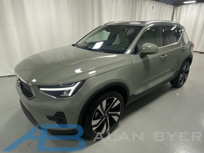 Used 2023 Volvo XC40 B5 Plus w/ Protection Package Premier