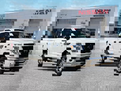 New 2024 Nissan Titan SV w/ SV Convenience Package