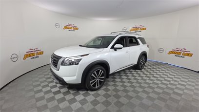 New 2025 Nissan Pathfinder Platinum w/ Cargo Package