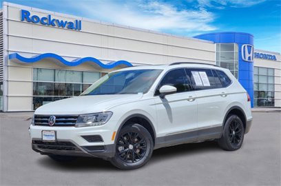 Used 2020 Volkswagen Tiguan SE w/ Panoramic Sunroof Package