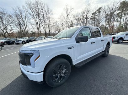 New 2024 Ford F150 Lightning XLT w/ Max Trailer Tow Package