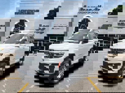 New 2025 Jeep Grand Cherokee Laredo