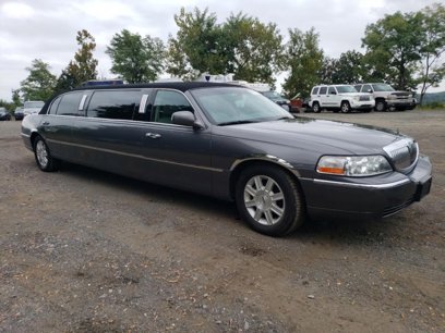 Used 2007 Lincoln Town Car Executive