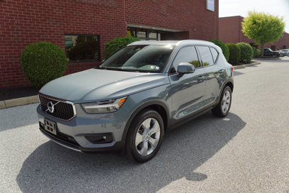 Used 2021 Volvo XC40 T5 Momentum
