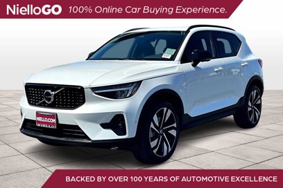 Used 2025 Volvo XC40 B5 Plus