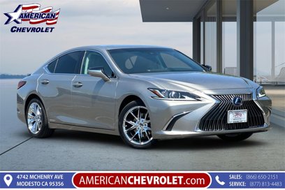 Used 2020 Lexus ES 300h w/ Accessory Package 2