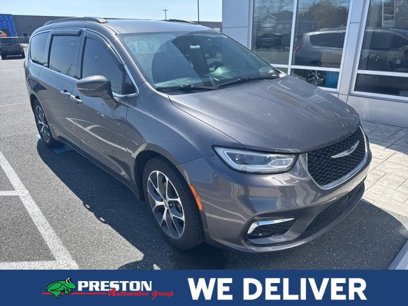 Used 2022 Chrysler Pacifica Touring-L
