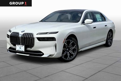 New 2024 BMW i7 xDrive60 w/ Premium Package 2