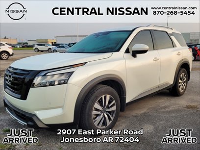 Used 2024 Nissan Pathfinder SL w/ Black Appearance Package