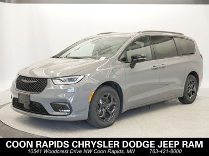 New 2025 Chrysler Pacifica Premium