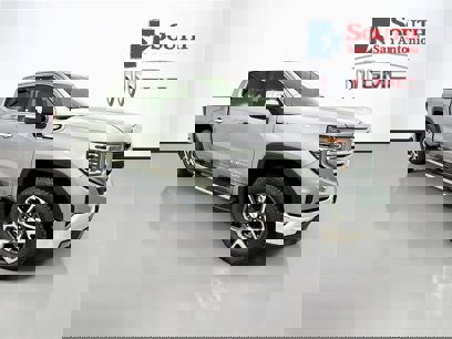 New 2025 GMC Sierra 1500 SLT