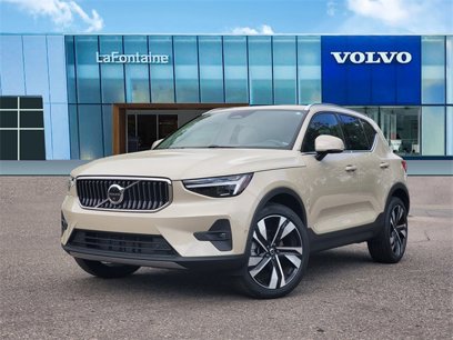 Certified 2025 Volvo XC40 B5 Plus w/ Protection Package Premier