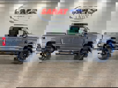 New 2025 Ford F250 Lariat w/ Black Appearance Package