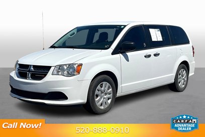Used 2019 Dodge Grand Caravan SE w/ UConnect Hands-Free Group