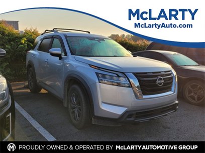 Used 2022 Nissan Pathfinder SV w/ SV Premium Package