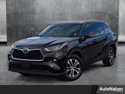 Used 2022 Toyota Highlander XLE