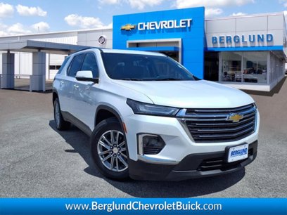Used 2023 Chevrolet Traverse LT
