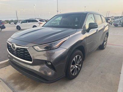 Used 2024 Toyota Highlander XLE