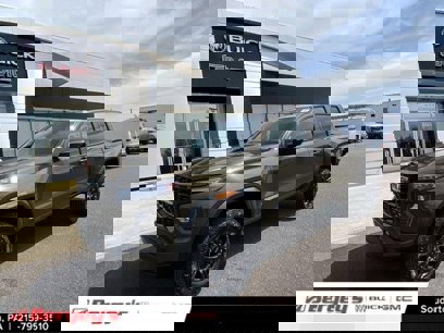 New 2025 GMC Canyon Elevation w/ Convenience Package