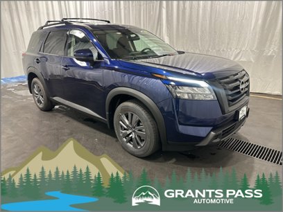 New 2025 Nissan Pathfinder SV w/ SV Premium Package