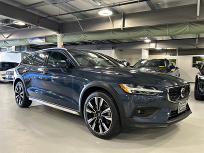 Certified 2023 Volvo V60 B5 Cross Country Ultimate w/ Climate Package