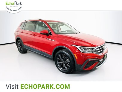 Used 2023 Volkswagen Tiguan SE w/ Panoramic Sunroof Package