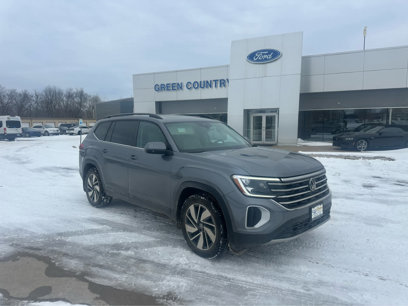 Used 2024 Volkswagen Atlas SE w/ Panoramic Sunroof Package