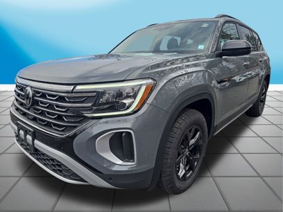 New 2025 Volkswagen Atlas Peak Edition SE